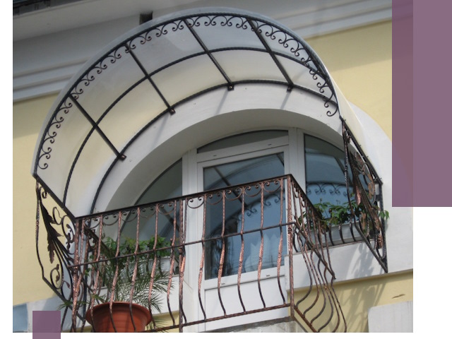 Козырьки над балконом в Нижнеудинске — изготовление и монтаж