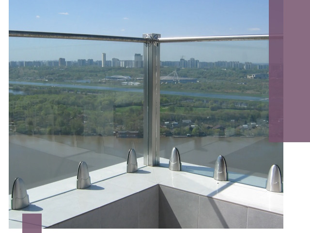 Стеклянные парапеты премиум класса в Нижнеудинске для домов и бизнесов